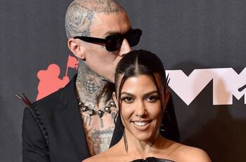 Kourtney Kardashian y Travis Barker esperan a su primer hijo juntos
