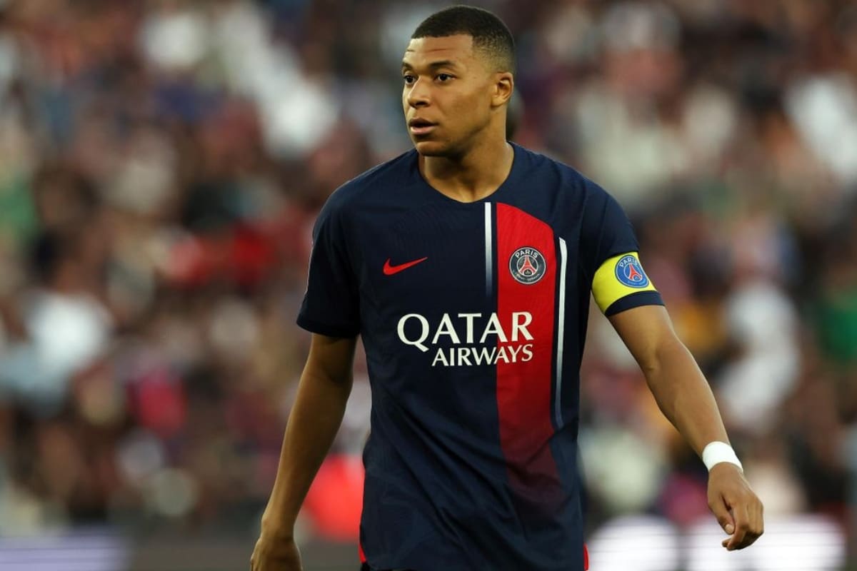 se quedará entrenando en París con el resto de jugadores descartados por le PSG