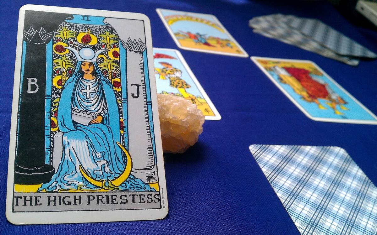 Esto es lo que las cartas tienen para decirte este domingo 8 de octubre | Foto: Befunky