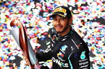 “Imposibles” de encontrar: las lujosas zapatillas que luce Lewis Hamilton