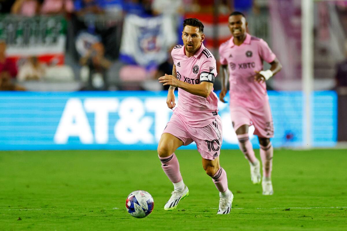 Lionel Messi desató la locura en Estados Unidos tras debutar con golazo de tiro libre