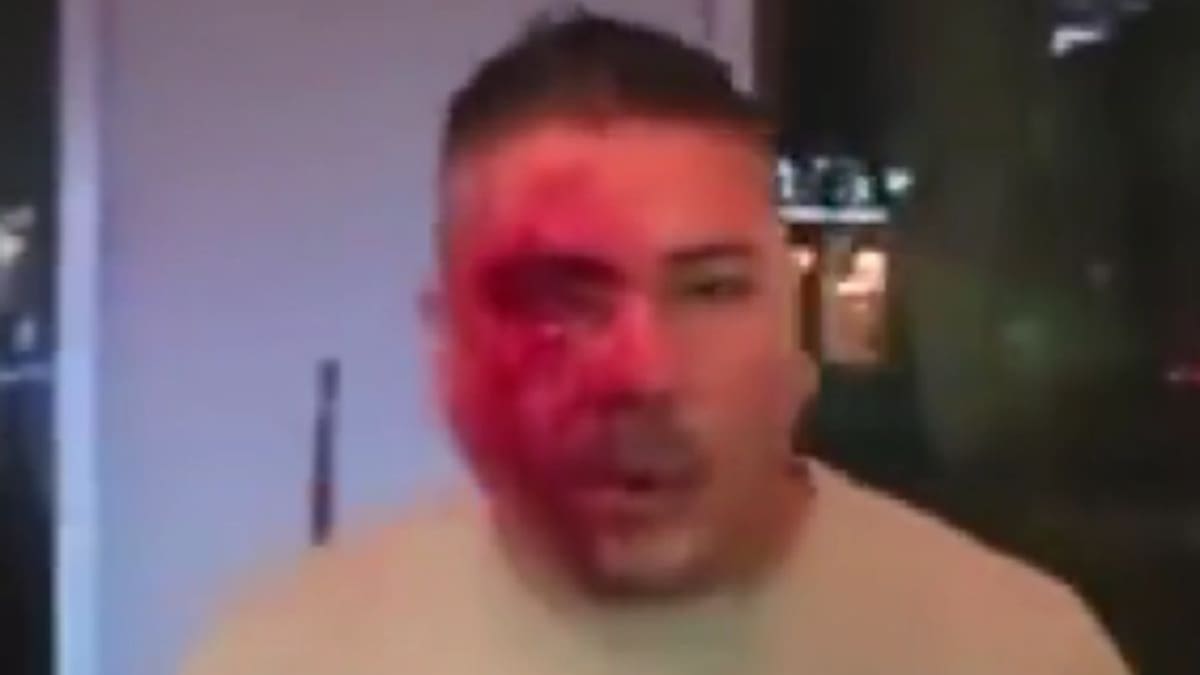 VIDEO | Golpean a un hombre por presuntamente quererse tomar foto con Lionel Messi