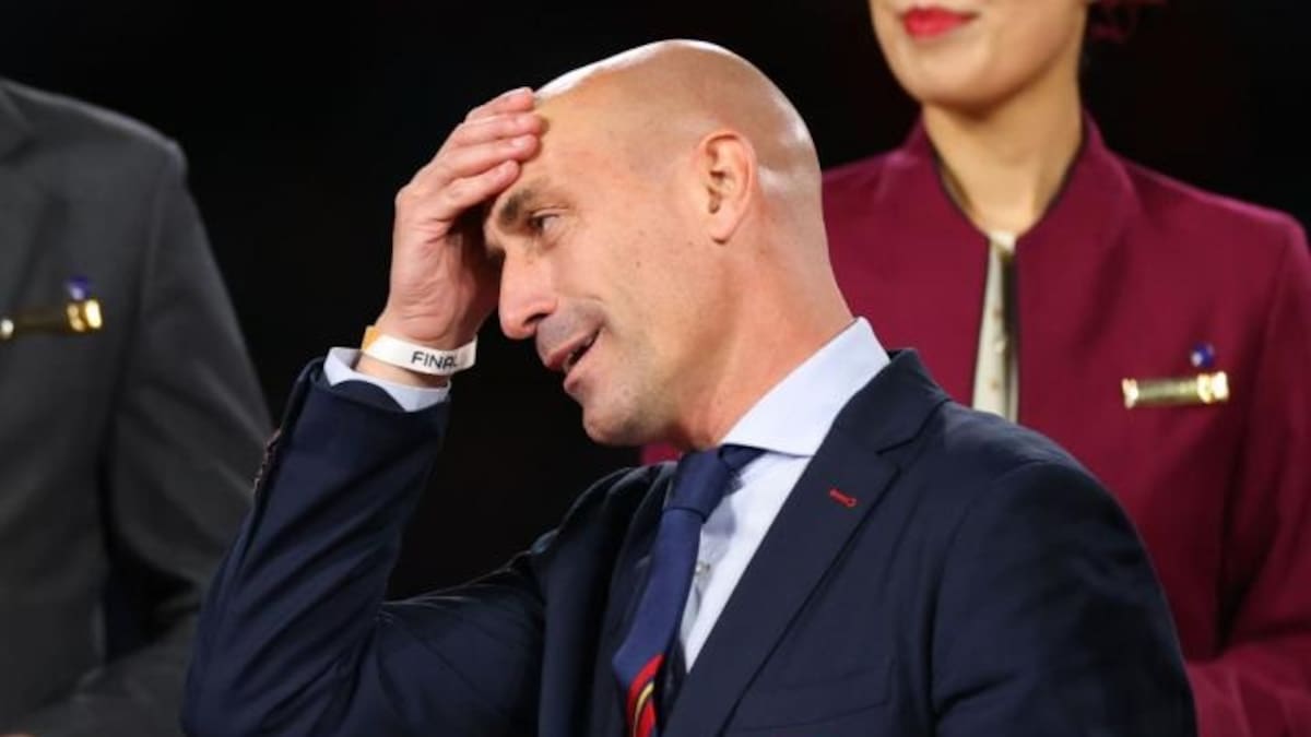 Problemas para Luis Rubiales en España: la FIFA se mete en la polémica y lo sanciona drásticamente