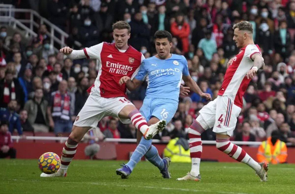 El equipo de la Eredivise que saldría beneficiado con el triunfo del Manchester City sobre el Arsenal