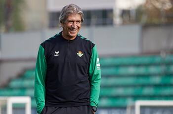 “Me puse a llorar”: conmovedor relato del futbolista del Betis al que Pellegrini hizo volver a jugar