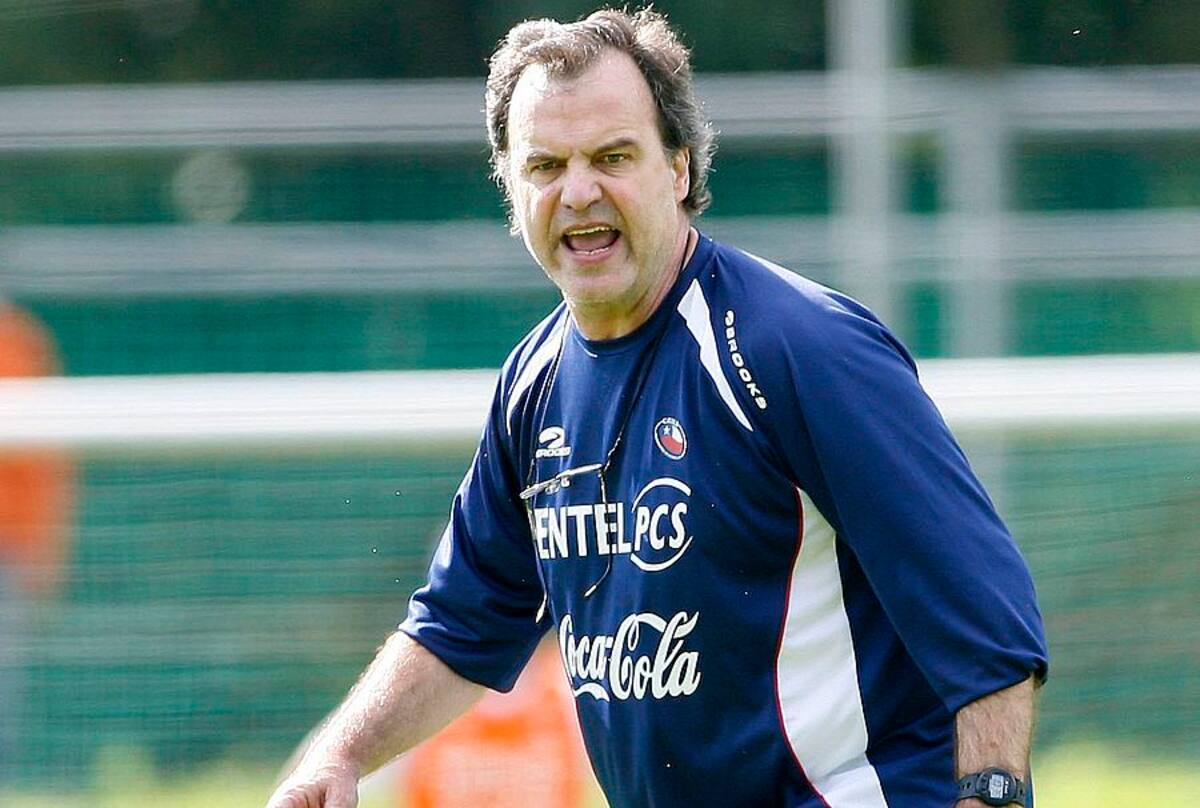 Bielsa dirigió a la Selección Chilena y la Selección de Argentina a nivel internacional.