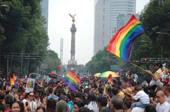 A qué hora inicia la Marcha LGBT y quiénes son los artistas invitados al concierto masivo en el Zócalo
