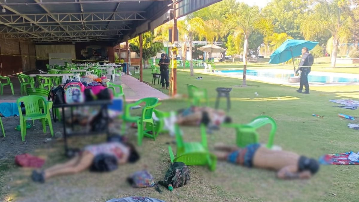 Mueren siete personas, entre ellas un menor, por ataque armado en balneario de Guanajuato