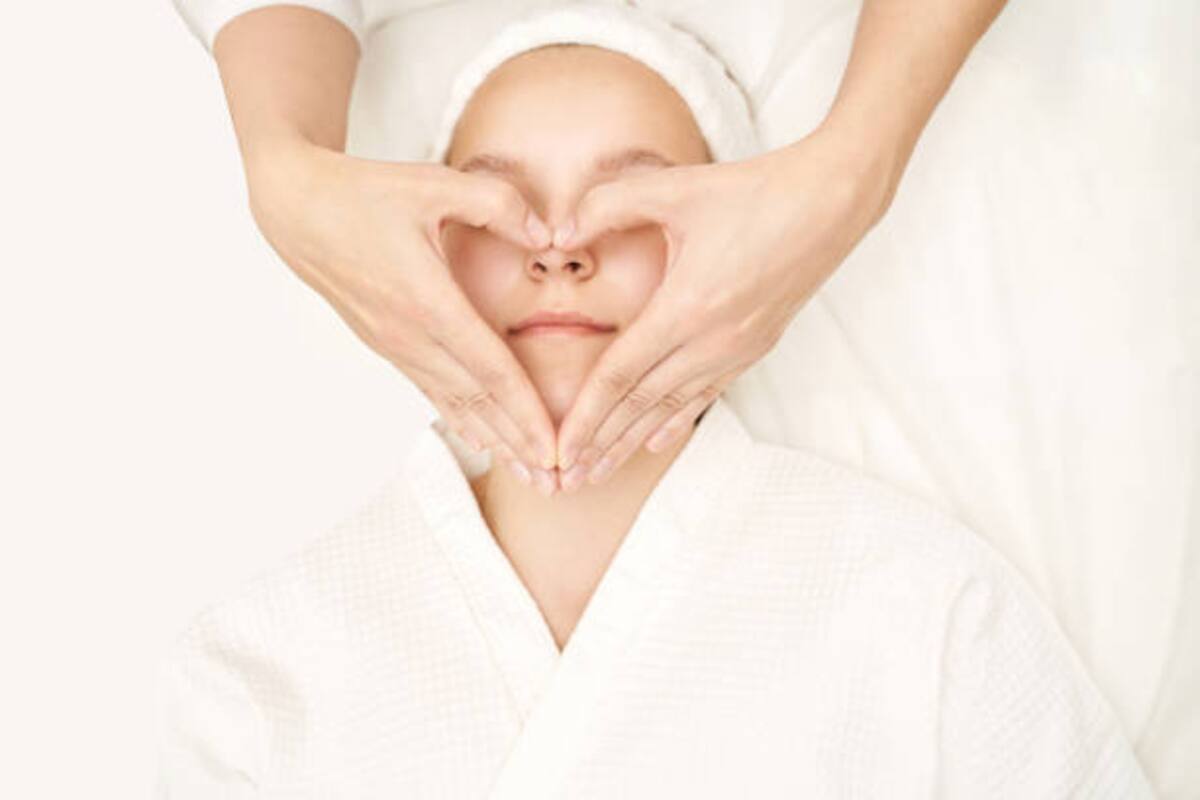 Consiente a tu piel con una mascarilla que ayudará a eliminar manchas en la cara.