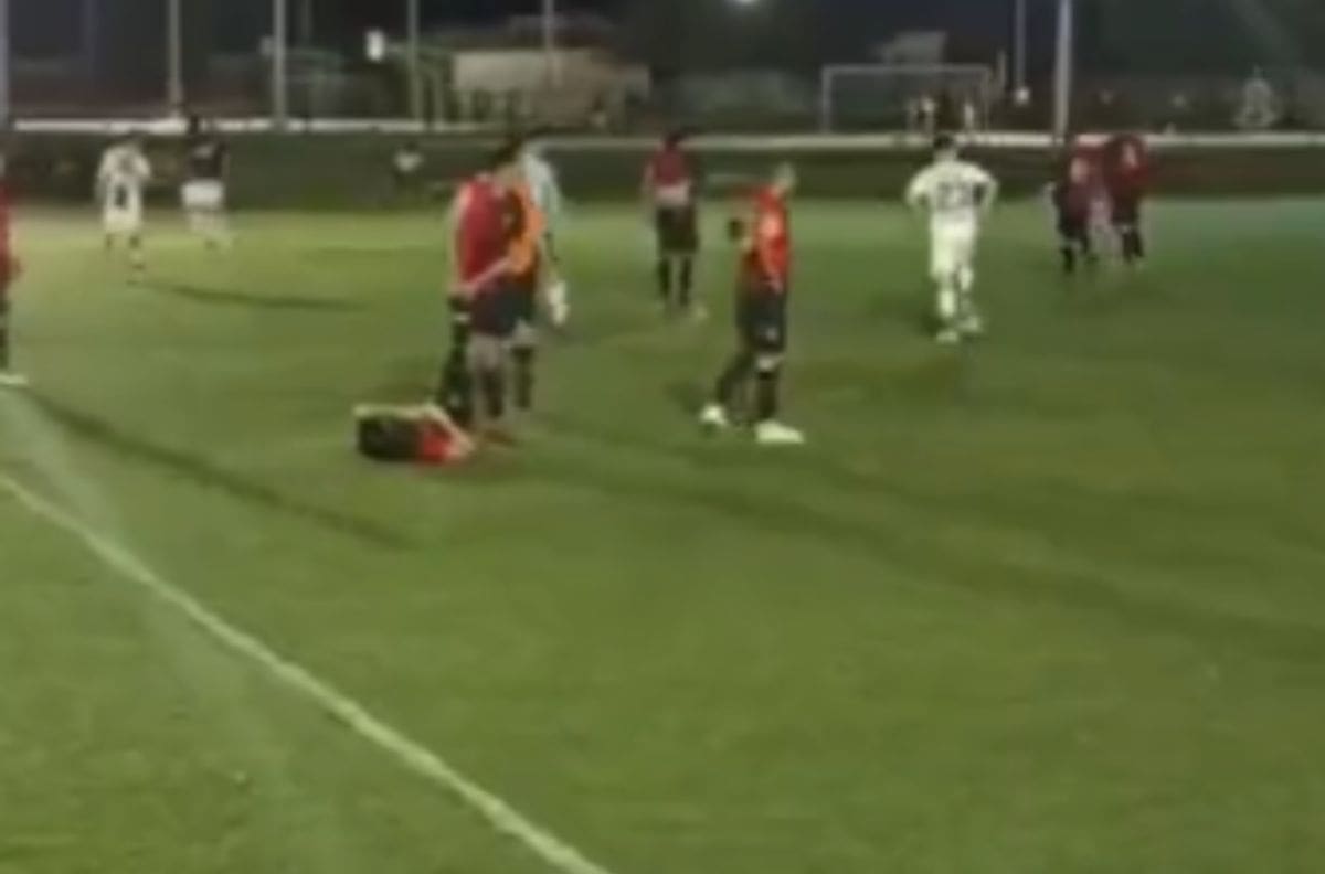 VIDEO | Matan en México a entrenador de fútbol en pleno partido