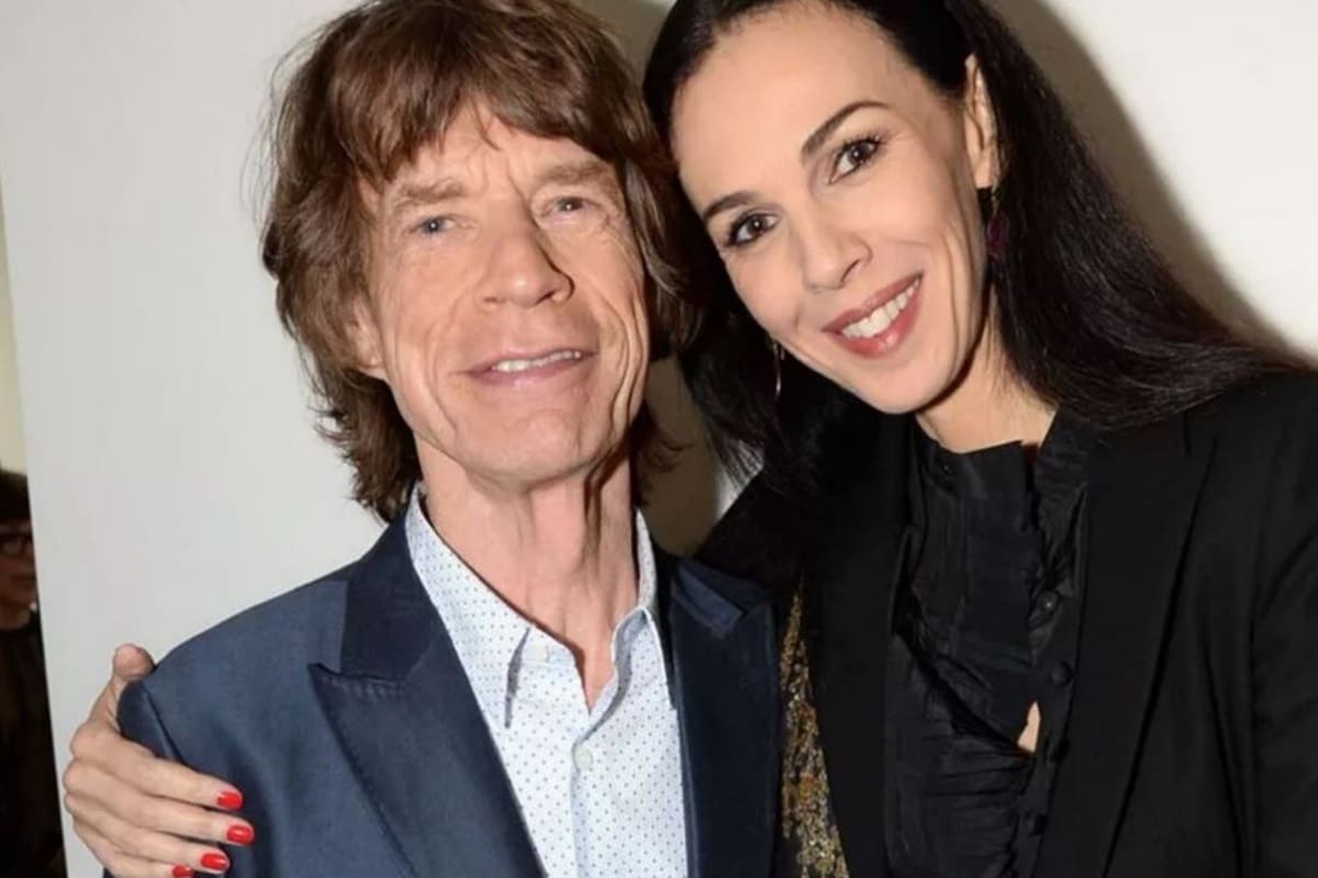 El rockero se ha comprometido con su novia 43 años menor que él