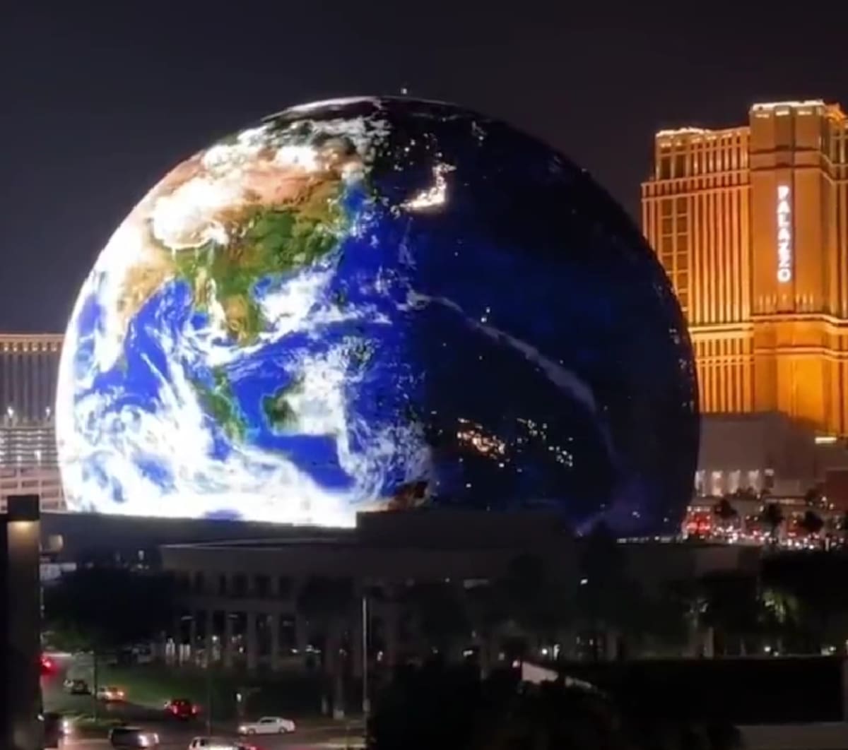 Así se ve desde afuera la esfera de Las Vegas. Créditos: Captura @mau_albornoz