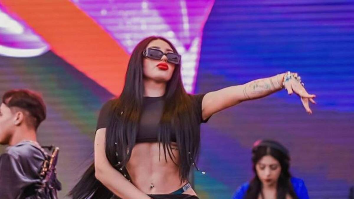 Bellakath vende menos de 50 boletos para su concierto, lo cancelan y se vuelve tendencia