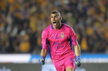 Nahuel Guzmán está cerca de la marca histórica de Federicio Vilar en la Liga MX