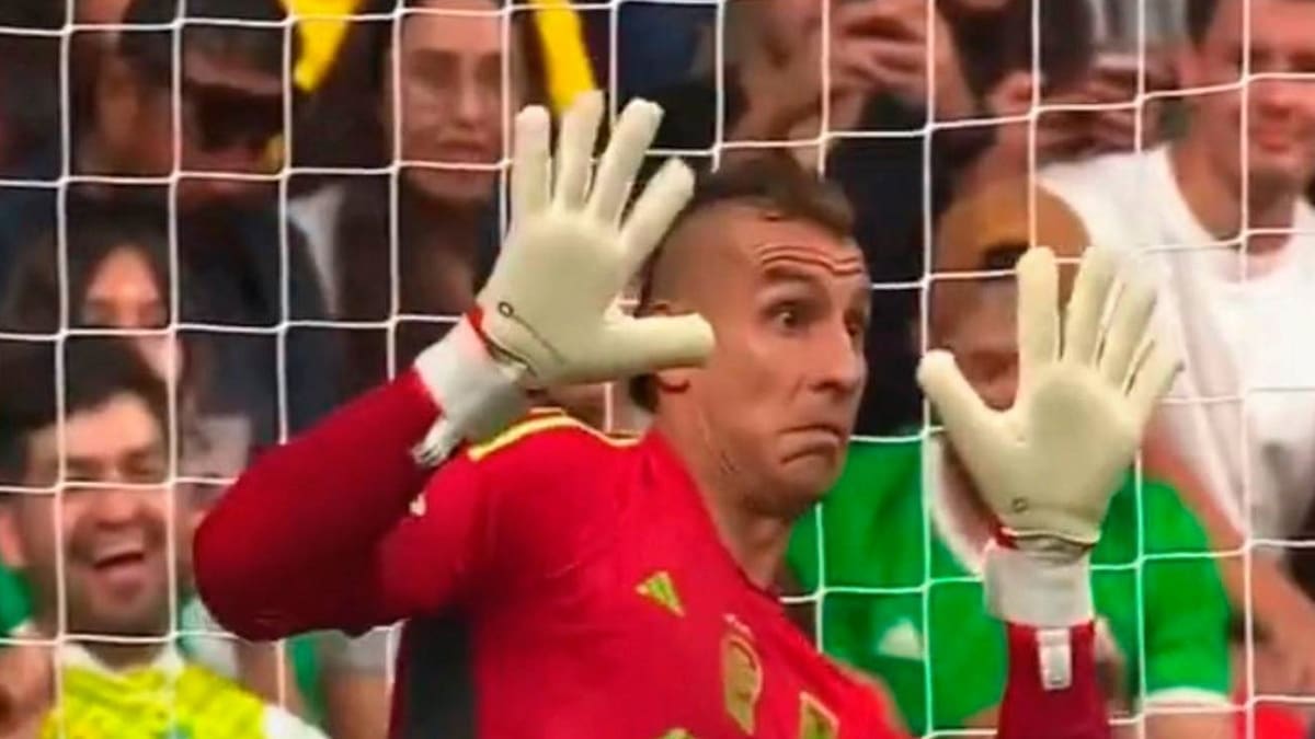 VIDEO | ¿Otro Dibu Martínez? El show de arquero argentino en definición por penales