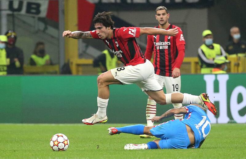 Napoli vs AC Milan se enfrentan este martes 18 de abril.