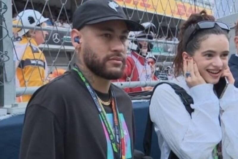 Neymar y otros famosos no respetaron el reglamento en el Gran Premio de España. (Twitter)