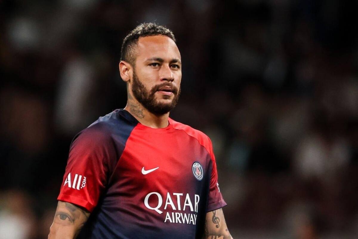 Neymar tiene contrato hasta 2027 en PSG
