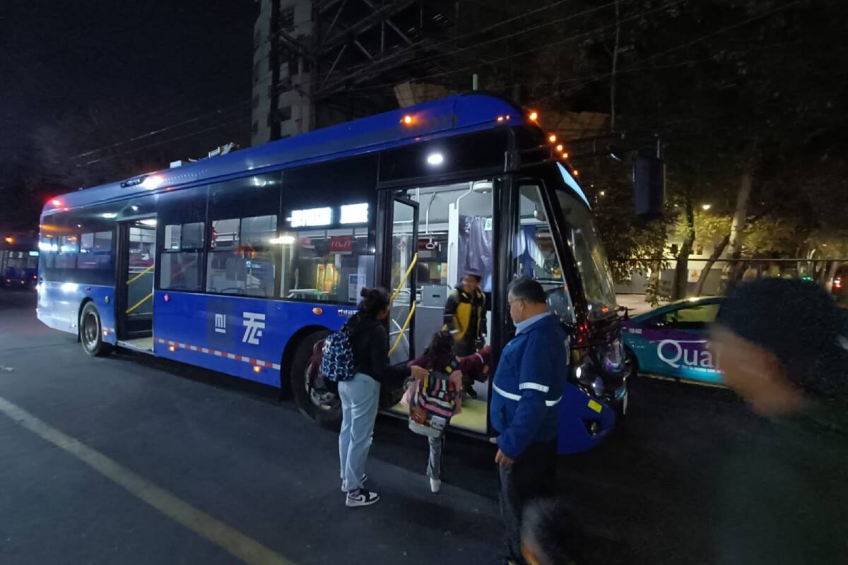 El Nochebús recorre completa la Línea 1 que va del norte al sur de la ciudad.
