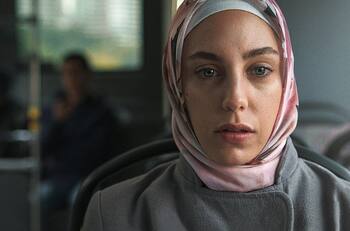 “Nos conocimos en Estambul”: la imperdible miniserie de Netflix que no permitirá que te levantes del sillón