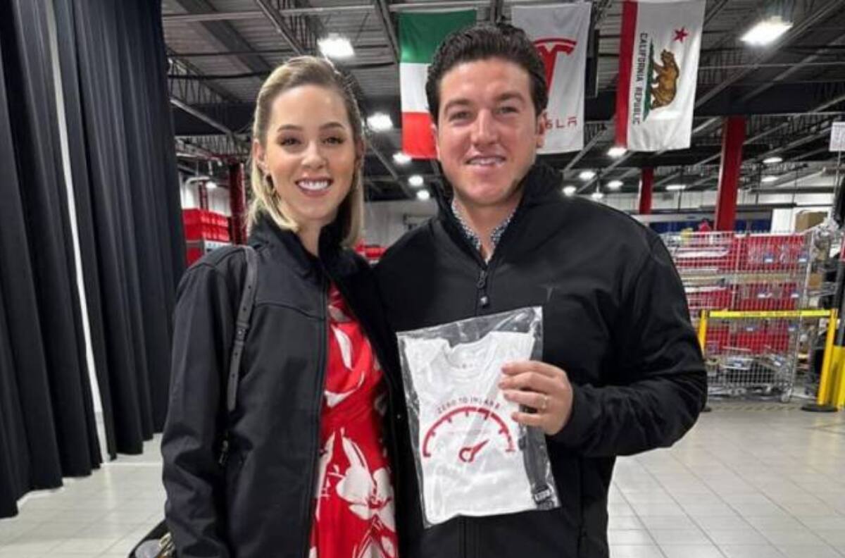 ¿Cuánto cuesta la camioneta que Samuel García le regaló a Mariana Rodríguez?