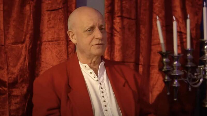 Su nombre es Craig Hamilton-Parker.