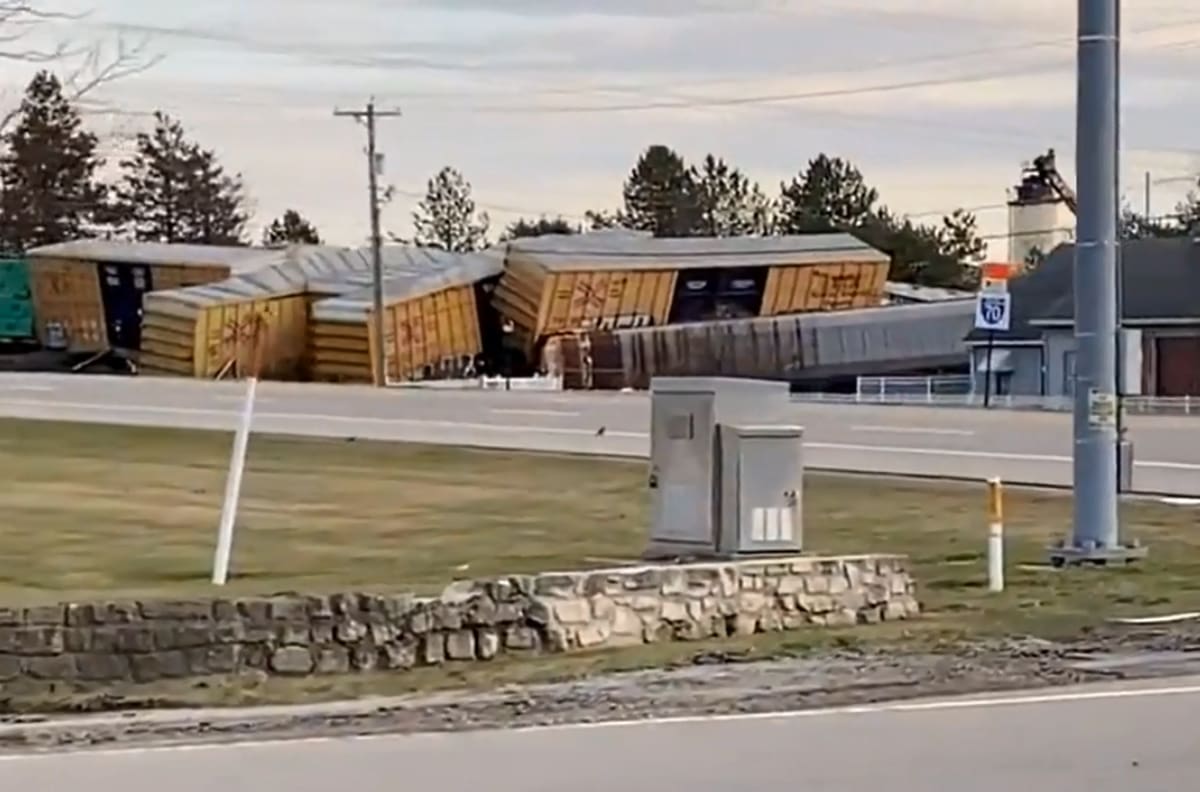 VIDEO | Tren de 200 vagones descarrila en Ohio: No se registran lesionados