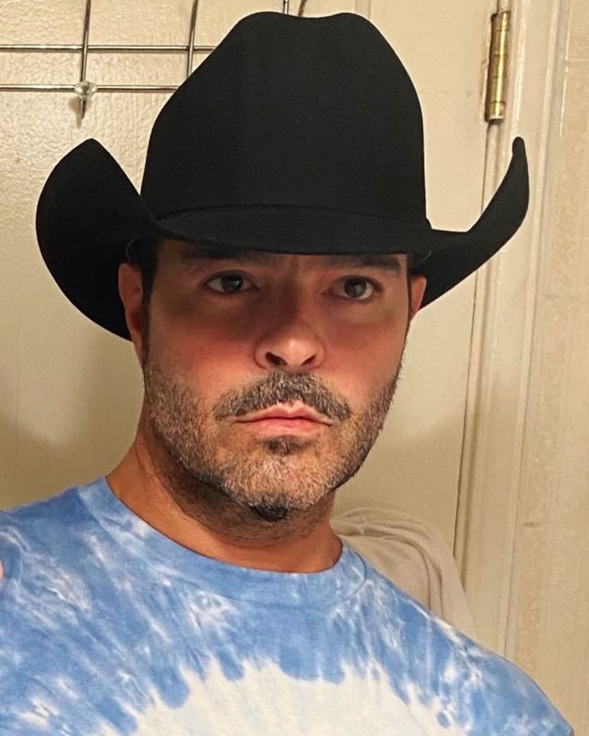 El cantante mexicano tiene 48 años.