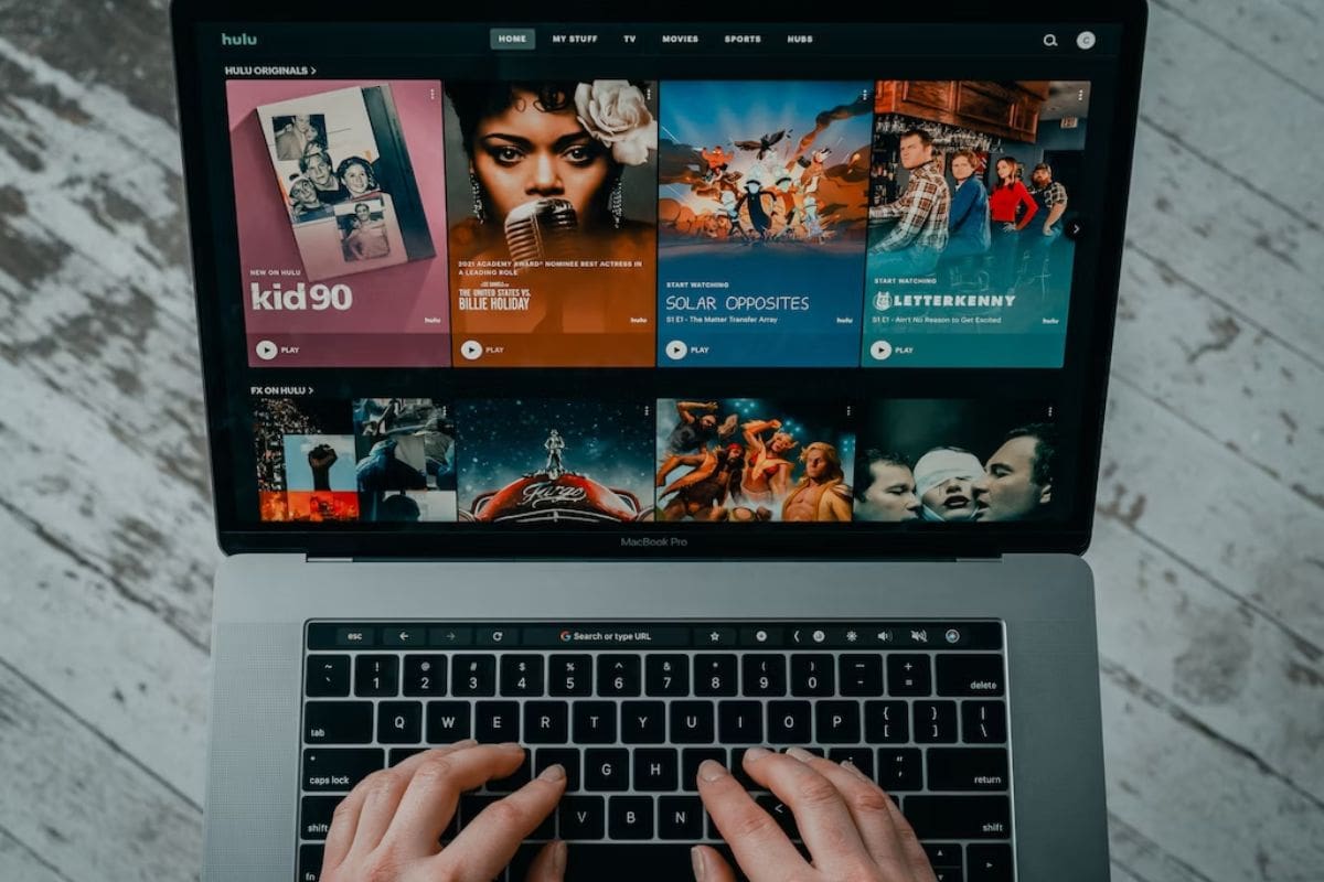 Así puedes sacar screenshot en cualquier servicio de streaming. Créditos: Unsplash.