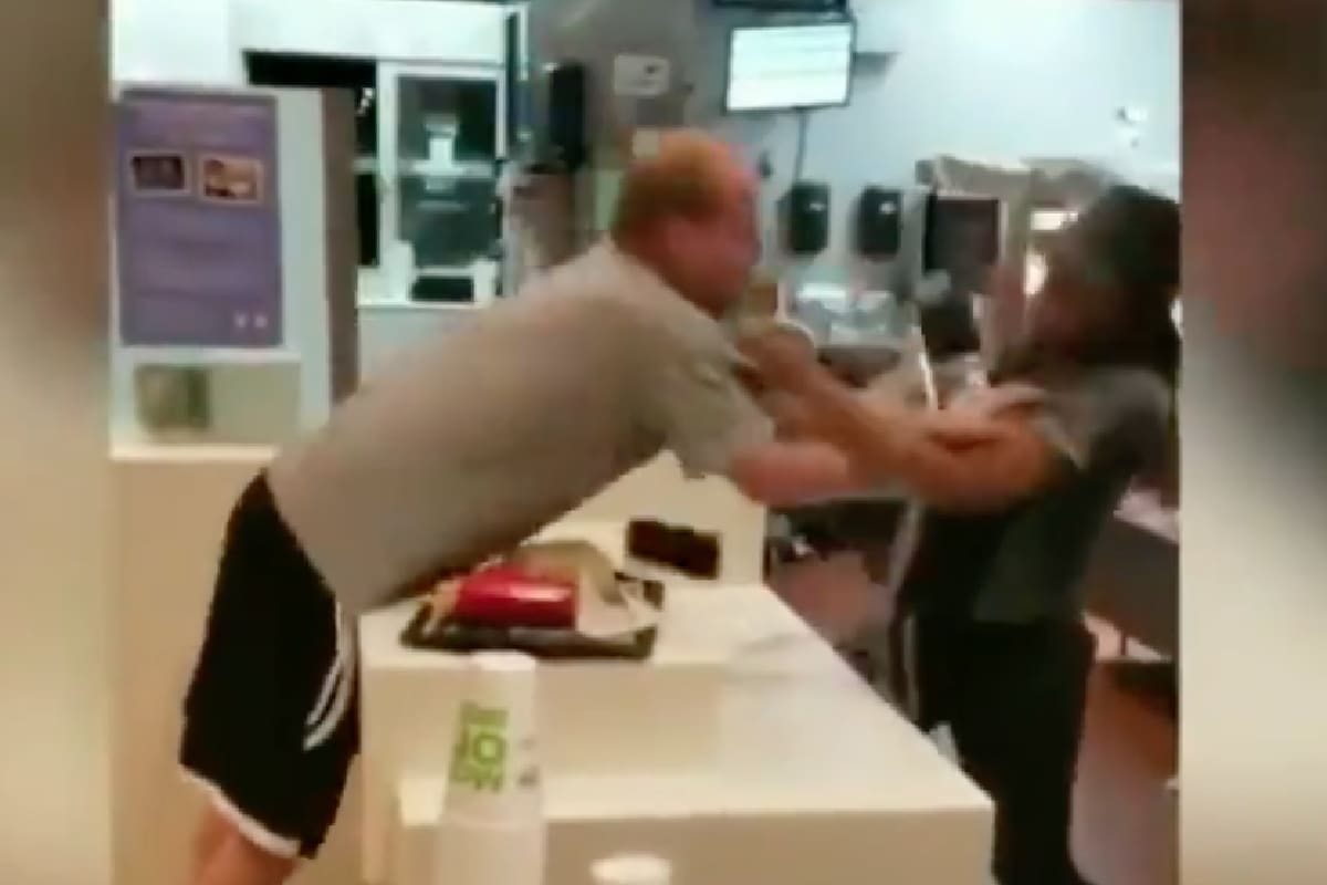 Pelea en McDonald's.