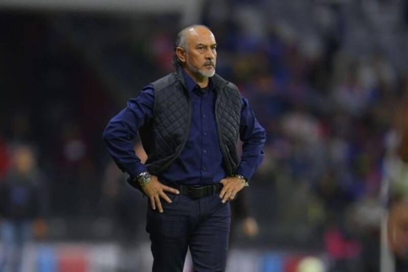 Raúl Gutiérrez se encuentra en la cuerda floja.