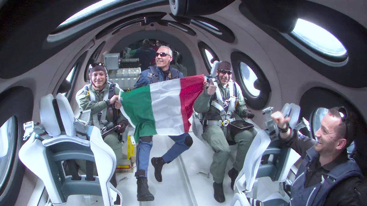 VIDEO | Así despegó hacia el espacio el primer vuelo comercial de Virgin Galactic