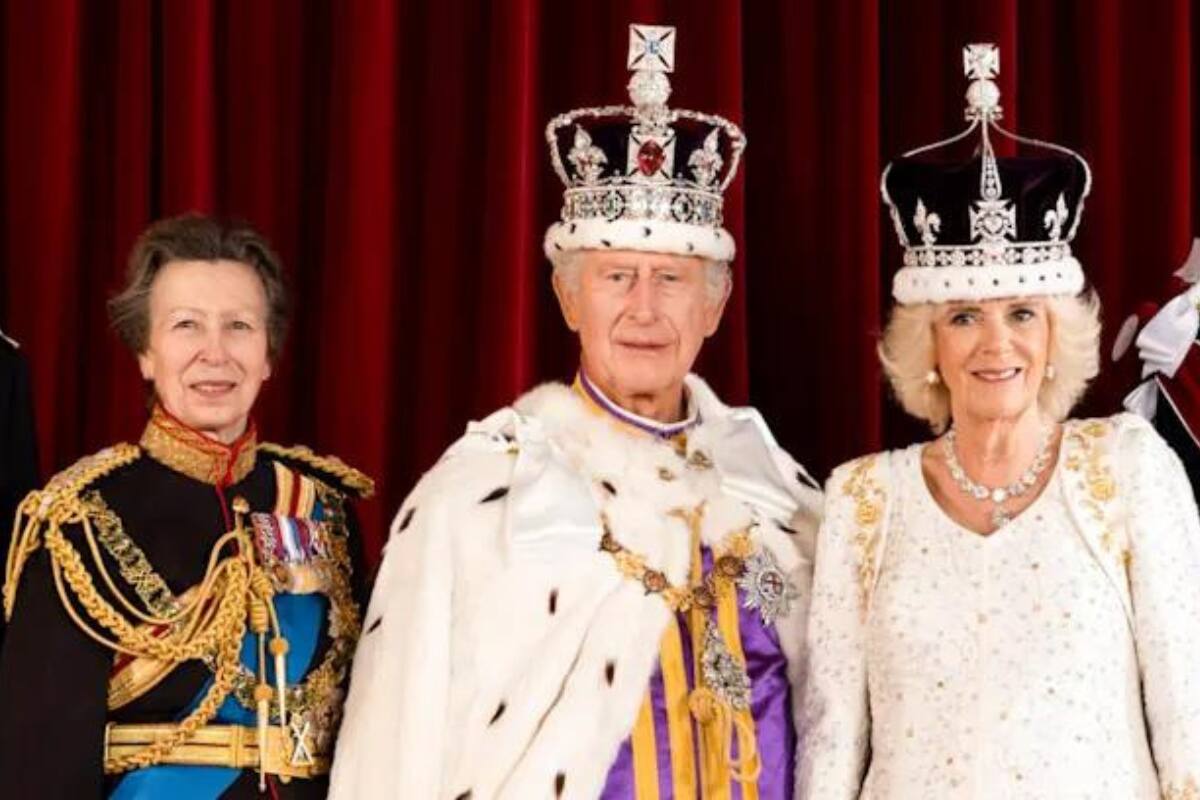 Según Nostradamus, el Rey Carlos III abdicará el 2024.