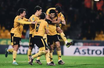 Vuelco total: Raúl Jiménez podría seguir en Wolverhampton la próxima temporada