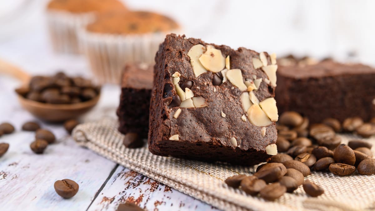 ¿Buscas algo rico pero sin azúcar en los días de lluvia? Haz este brownie