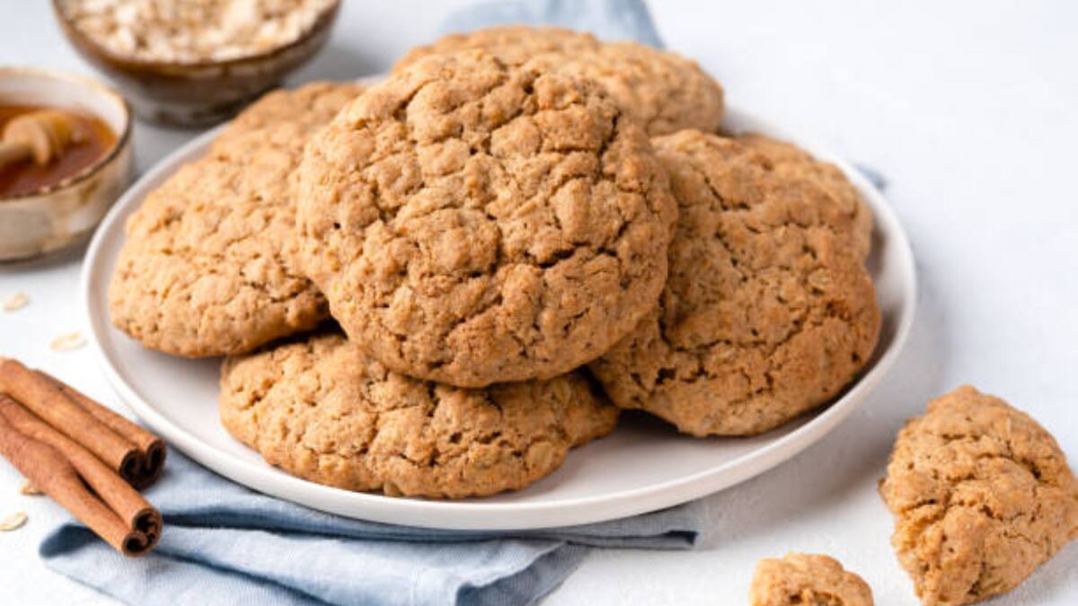 Te mostramos una receta saludable para hacer galletas de avena y manzana ¡Son deliciosas!