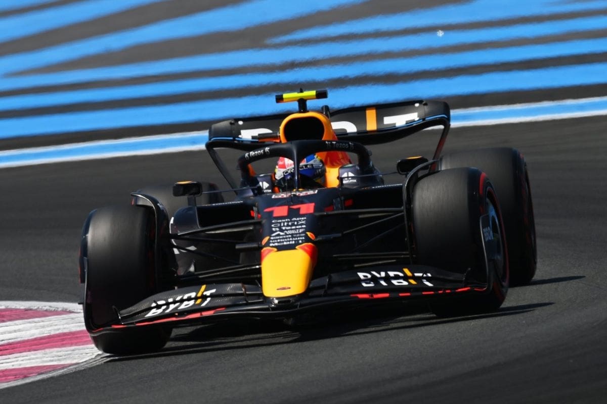 Max Verstappen y Sergio "Checo" Pérez van por un nuevo título con el equipo de la bebida energética.