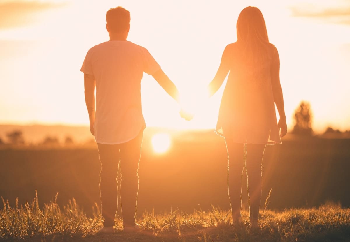 Existen diferentes tipos de relaciones de pareja. El tipo más saludable para cada uno depende de diversos factores | Foto: Befunky