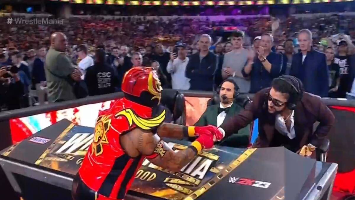 VIDEO | Bad Bunny ayudó a Rey Mysterio para vencer a su hijo en WrestleMania