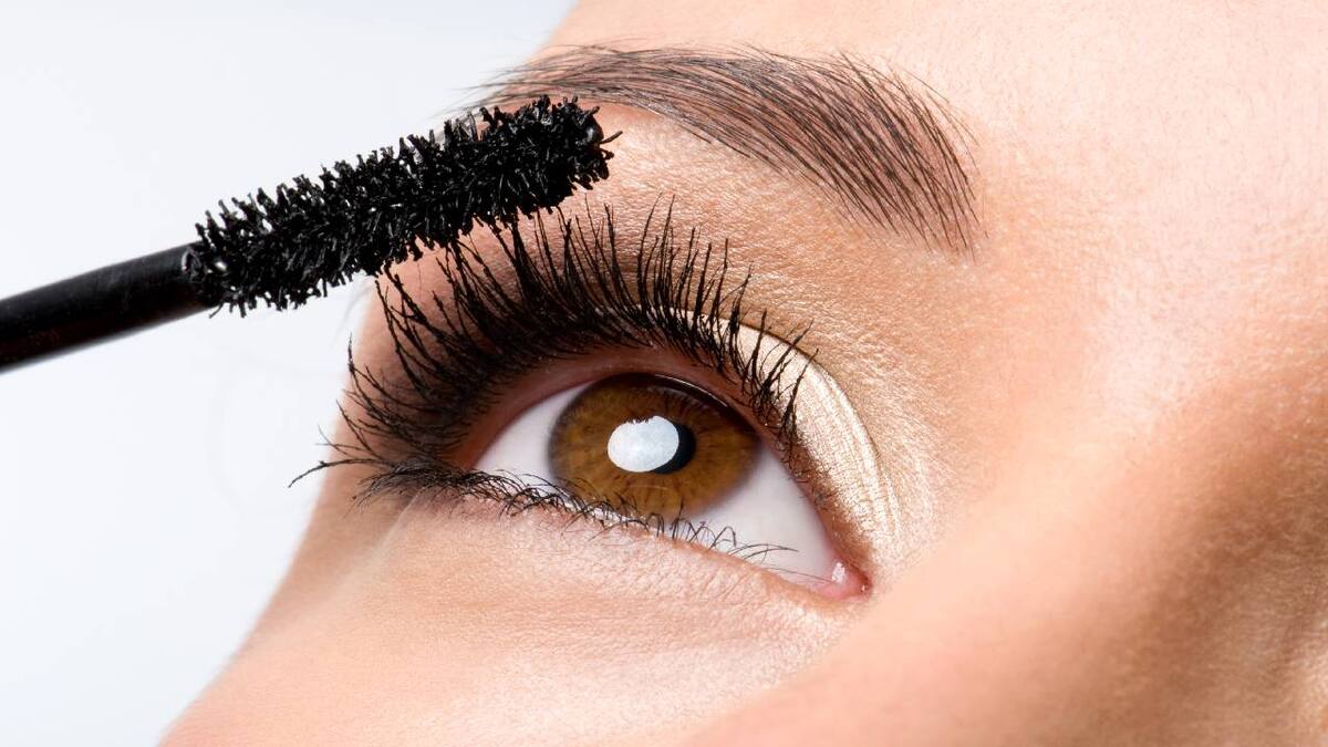 Cómo preparar rímel para unas pestañas que parecerán extensiones