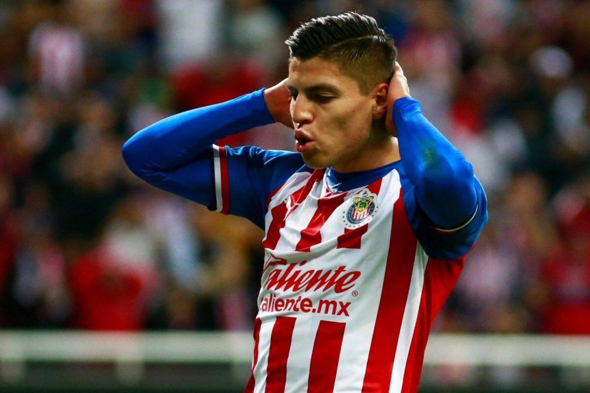 Ronaldo Cisneros tuvo la oportunidad de empatar el marcador.