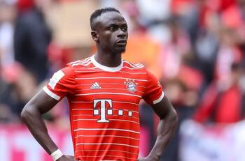 Bayern Munich niega racismo contra Sadio Mané y revela por qué desechó al delantero