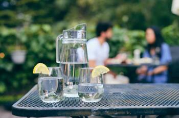 Estos son 3 tips para mantenerte hidratado en primavera