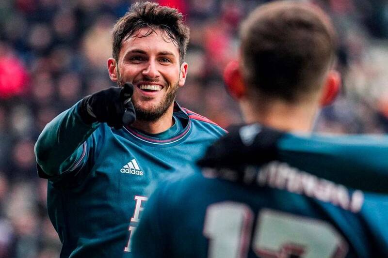 Actualmente, Santiago Giménez suma 18 goles en Europa.