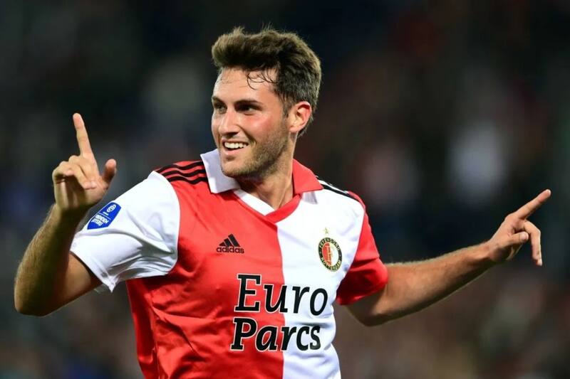 Santiago Giménez continúa en plan grande con el Feyenoord.