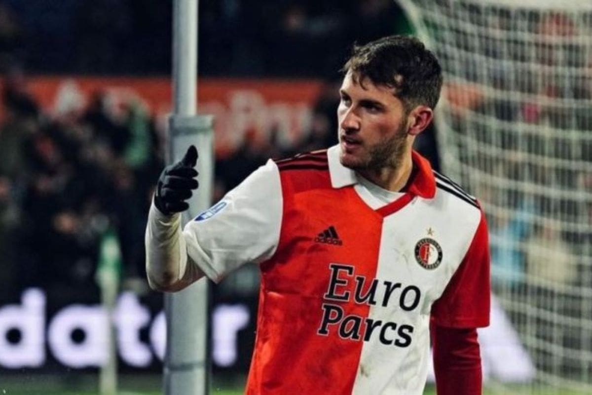 El 'Bebote' recientemente renovó contrato con el Feyenoord. (EFE)