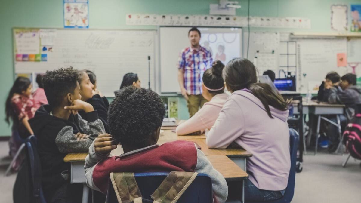 SEP cambia el horario en algunas escuelas ante la ola de calor en México: Consulta en dónde se modificará