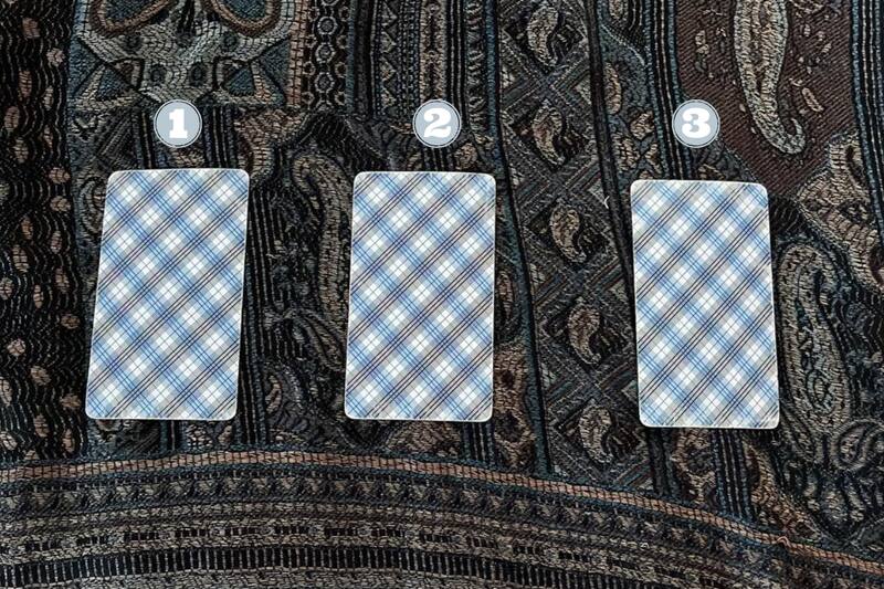 Conecta con una carta del Tarot y recibe un consejo para este 26 de julio.