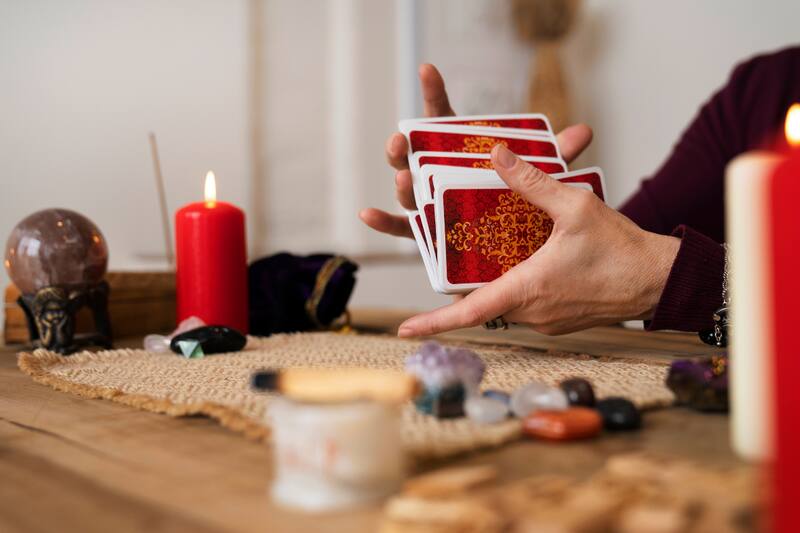 Recibe un consejo del Tarot para este 1 de junio, solo eligiendo una de las cartas.