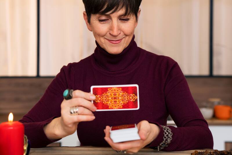 Recibe un consejo del Tarot para este 24 de junio.